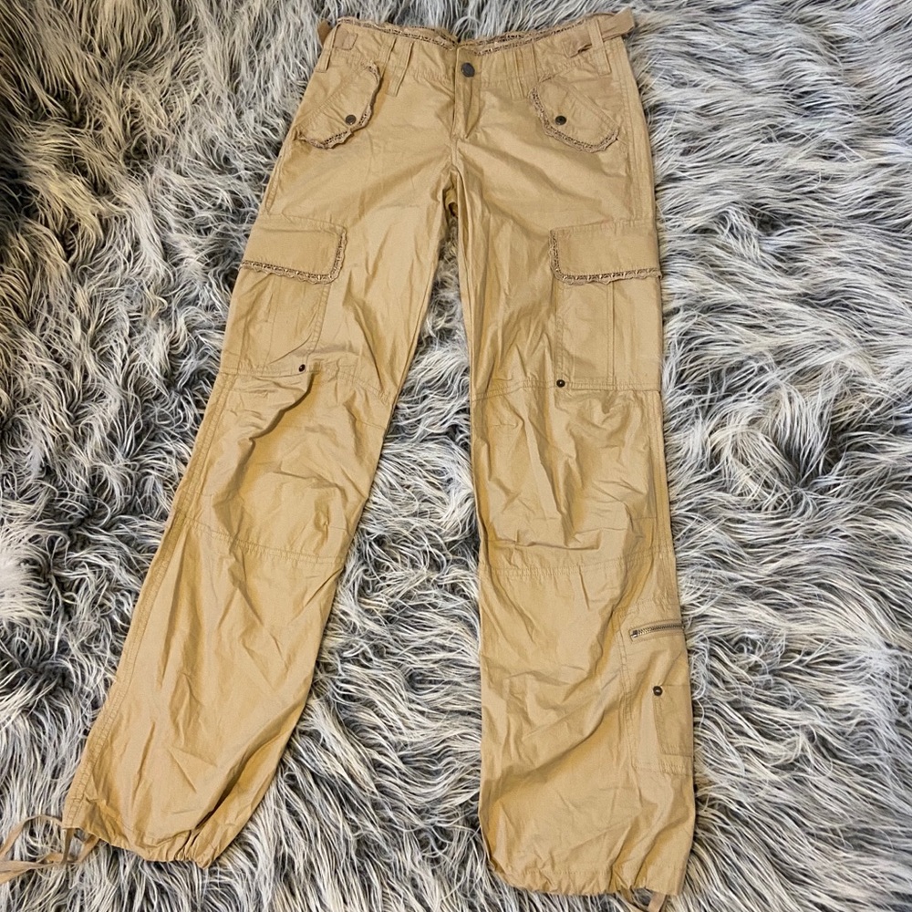 Miss Sixteen 90’s style cargo pants!